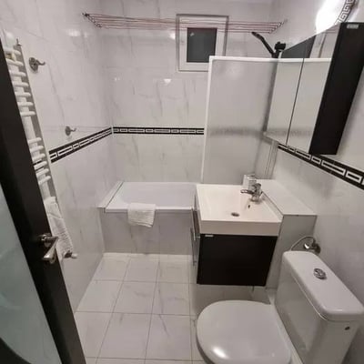 Rental of a comfortable 3-room apartment, 55 m², Faleza Nord, Constanța, Romania